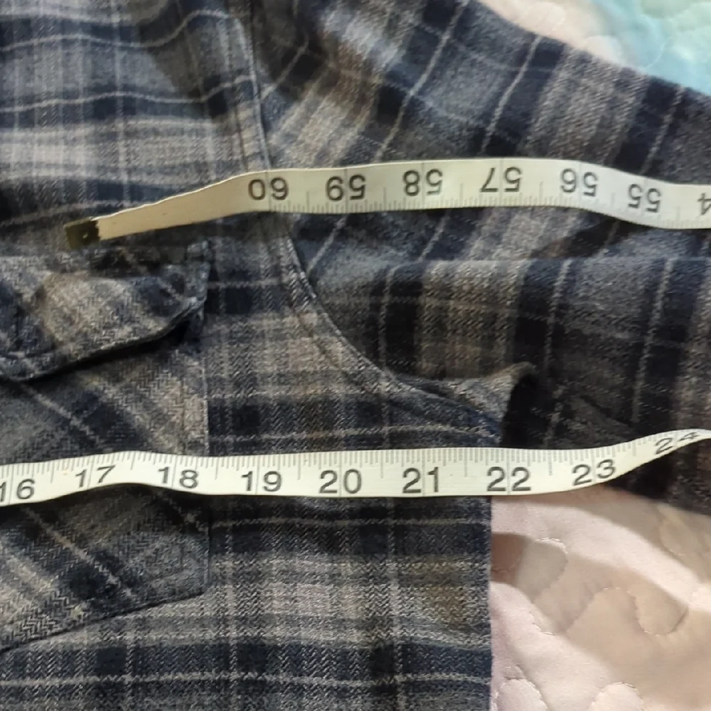 Roots Size S Men's Gray and Black Plaid Button-Up Shirt - Picture 9 of 15